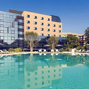 mercure-villa-romanazzi-carducci.barihotels.org/